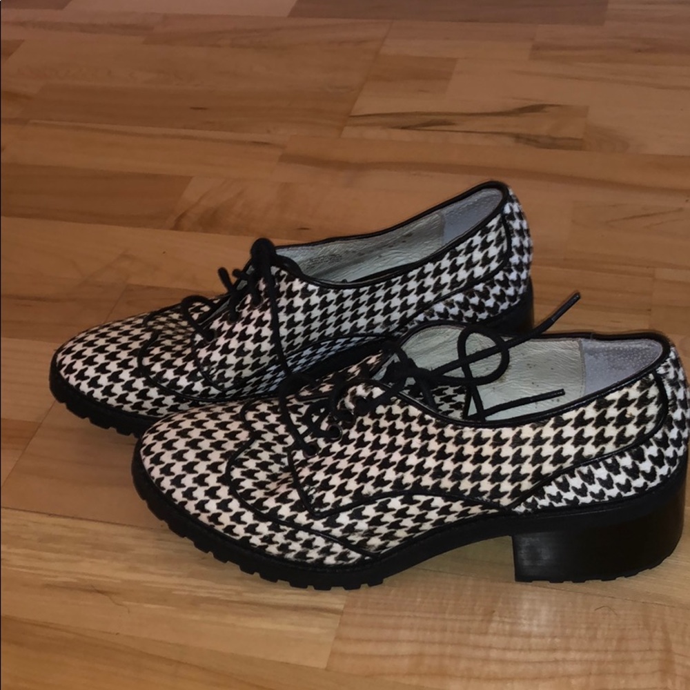 Gently worn Michael Kors shoes - Picture 3 of 3